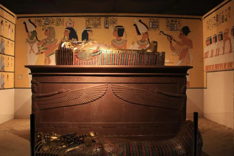 Tomba di Tutankhamon: tra mummie, sarcofagi e leggende