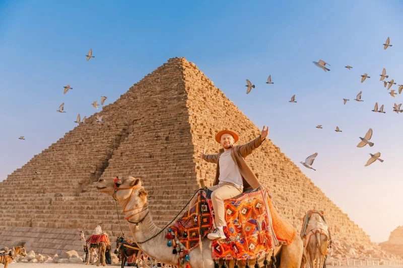 Le Piramidi di Giza nella piana di Al Haram, Egitto